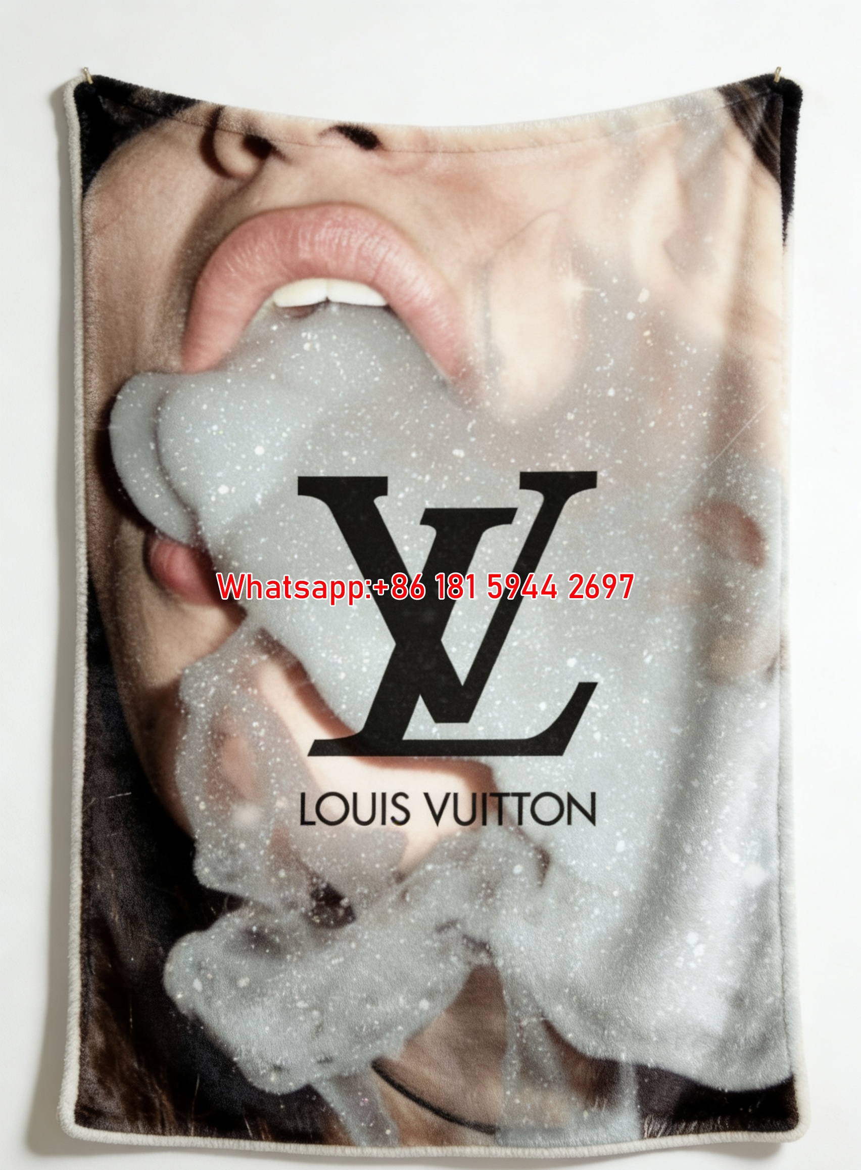 Luxury LV Logo Flannel Sofa Throw Blanket 455